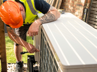 Arbeiten an einer Wärmepumpe